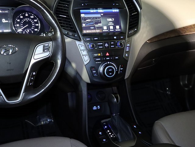 Used 2017 Hyundai Santa Fe SE Ultimate w/ Cargo Package image 16