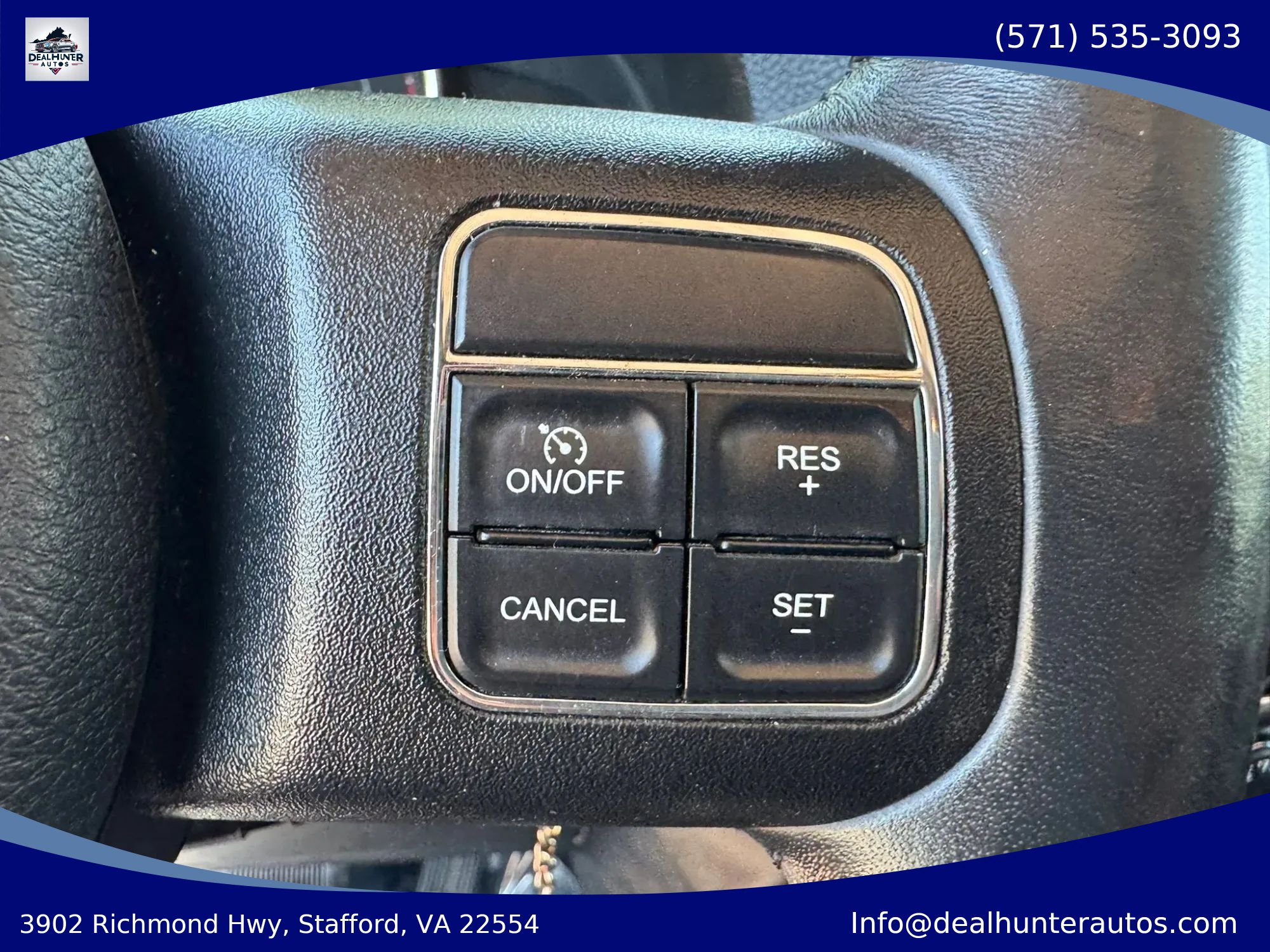Used 2016 Jeep Wrangler Sahara w/ Connectivity Group AWD/4WD image 23