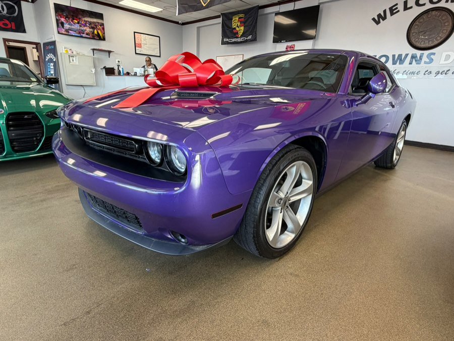 Used 2018 Dodge Challenger SXT w/ Super Sport Group (SS/T) RWD image 5