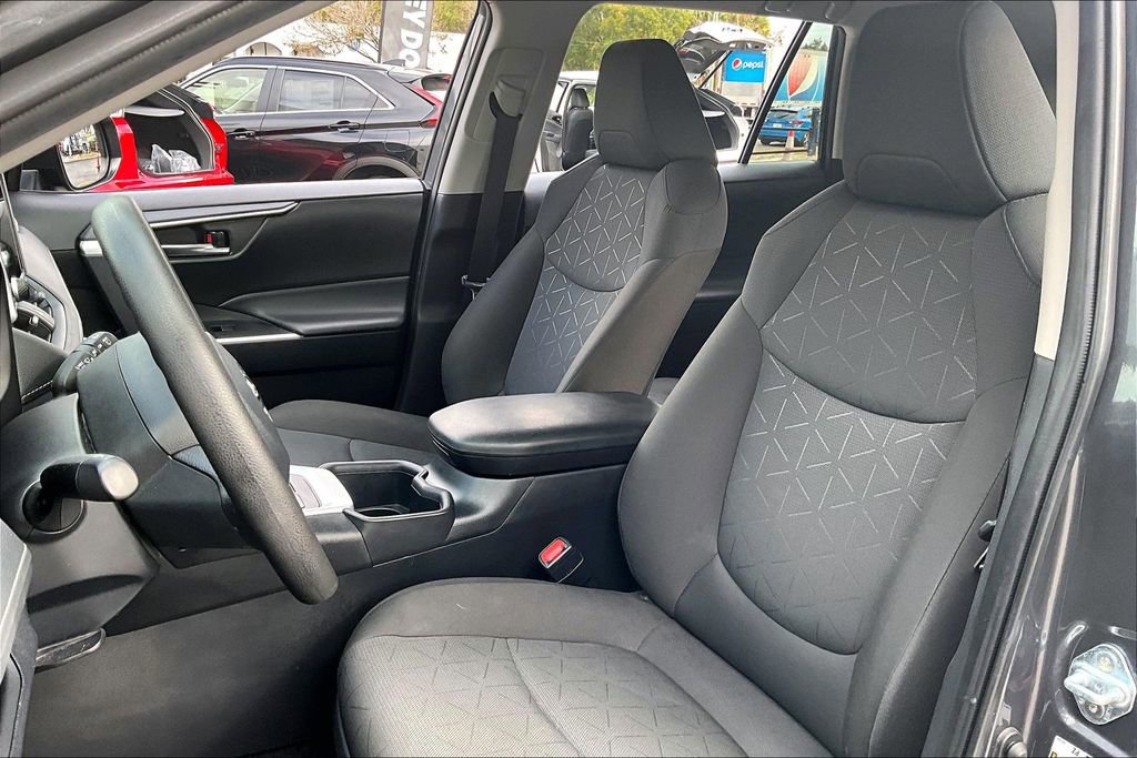 Used 2024 Toyota RAV4 XLE image 19