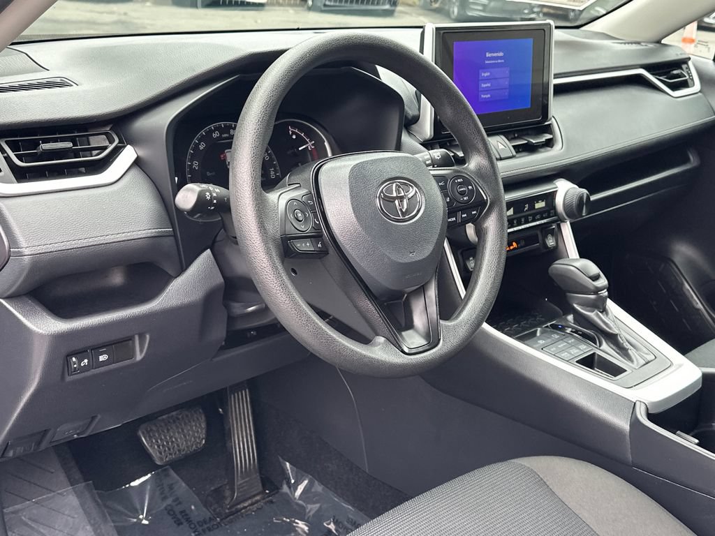 Used 2025 Toyota RAV4 LE AWD/4WD image 17