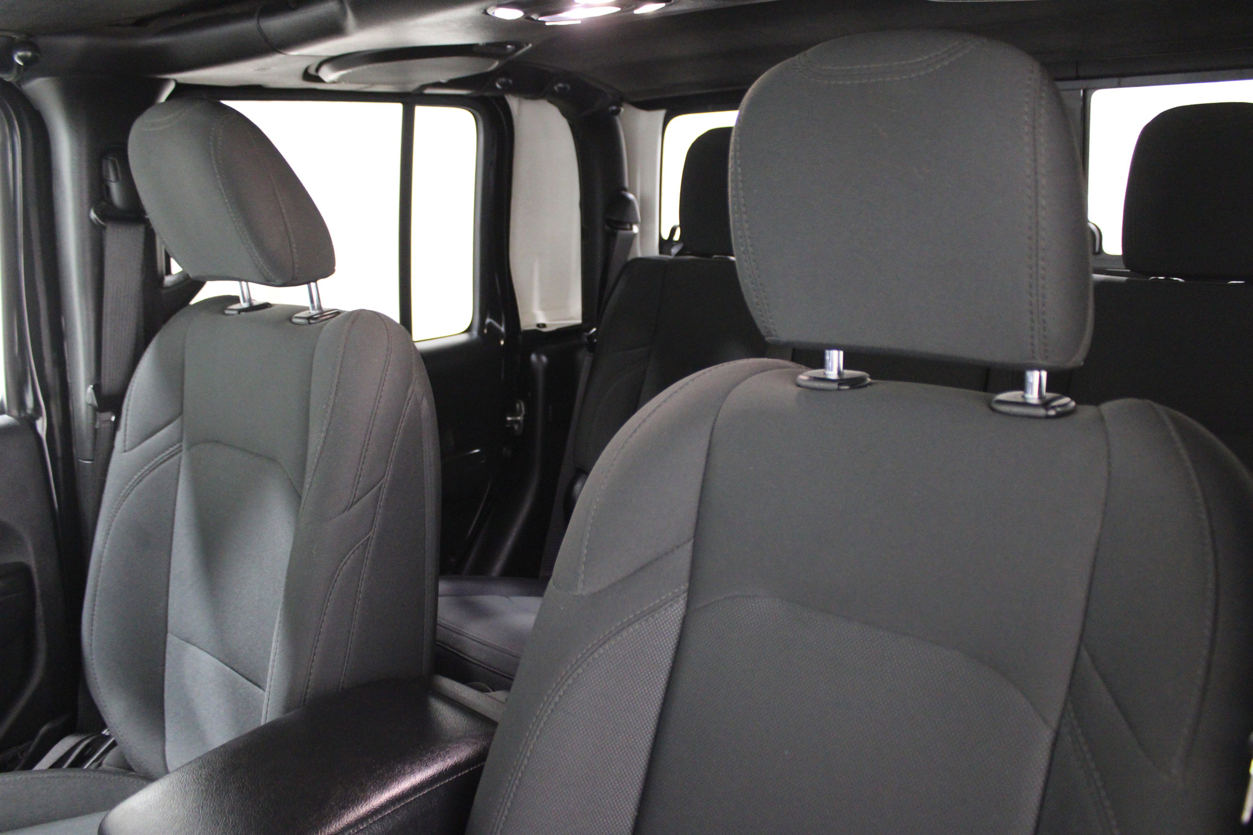 Used 2021 Jeep Gladiator Willys image 5