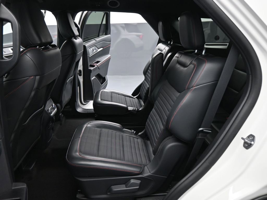 Certified 2025 Ford Explorer ST-Line w/ Premium Package image 20
