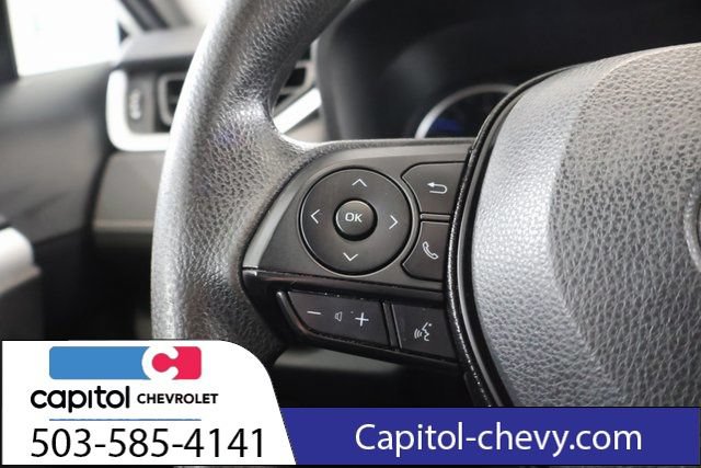 Used 2020 Toyota RAV4 XLE w/ Carpet Mat Package AWD/4WD image 18