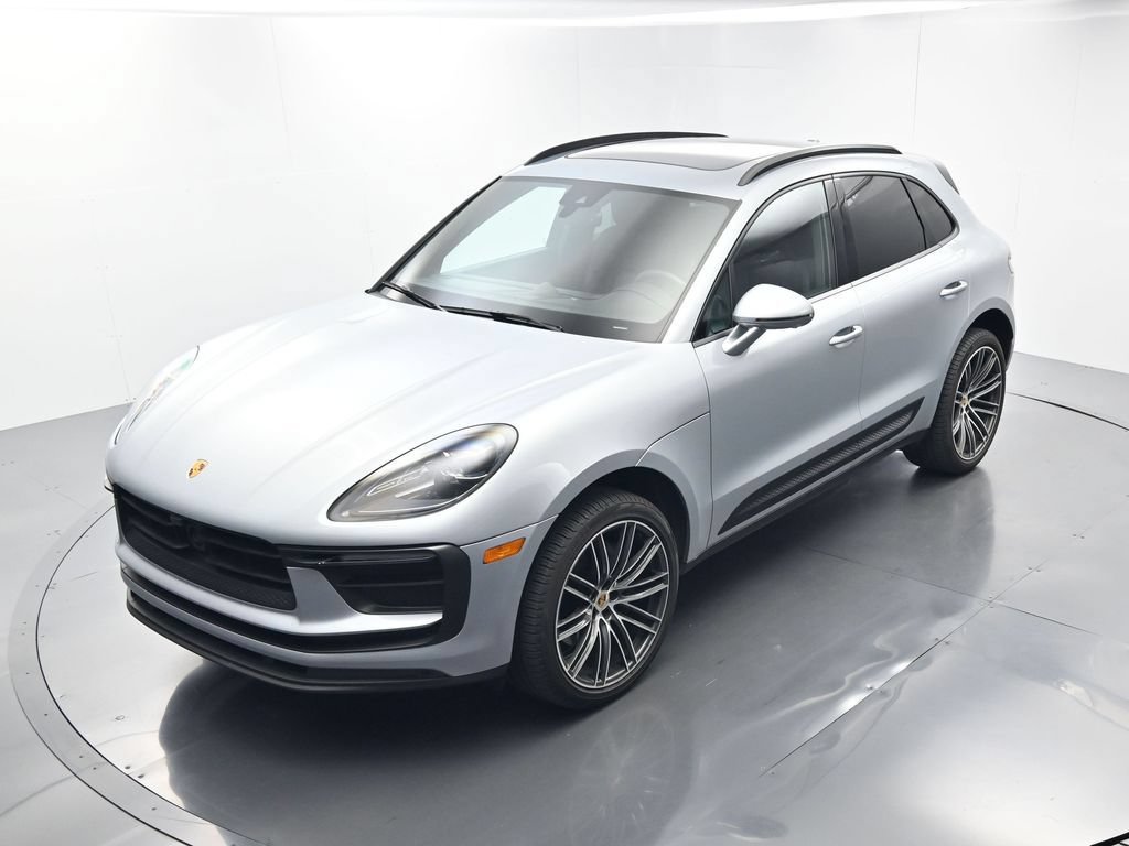 Certified 2026 Porsche Macan AWD/4WD image 30