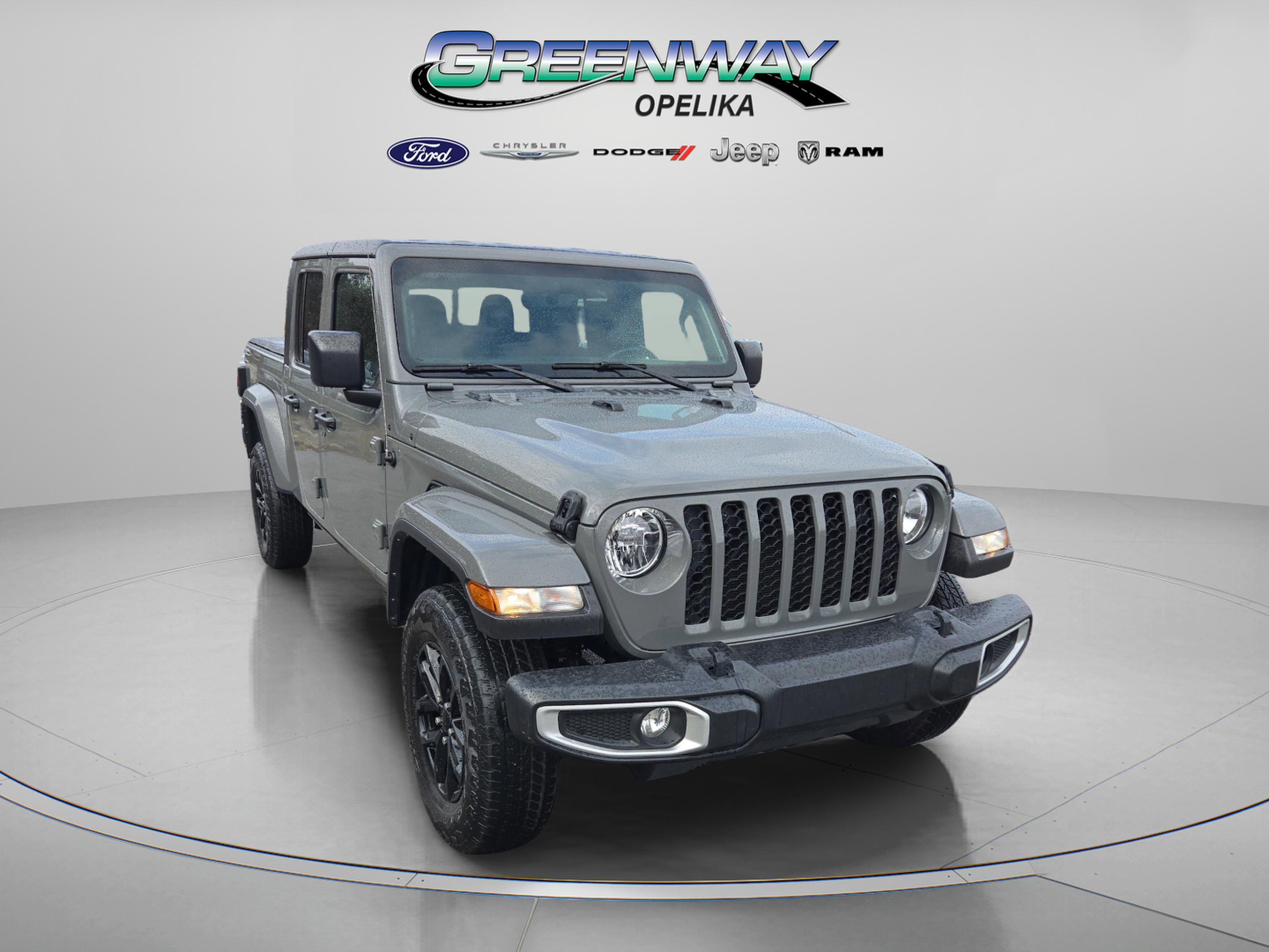 Used 2022 Jeep Gladiator Sport image 1