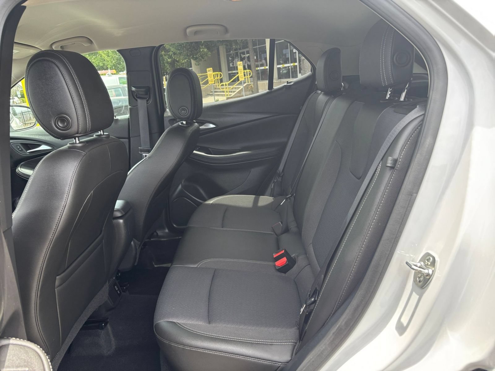 Used 2025 Buick Encore GX Preferred AWD/4WD image 24