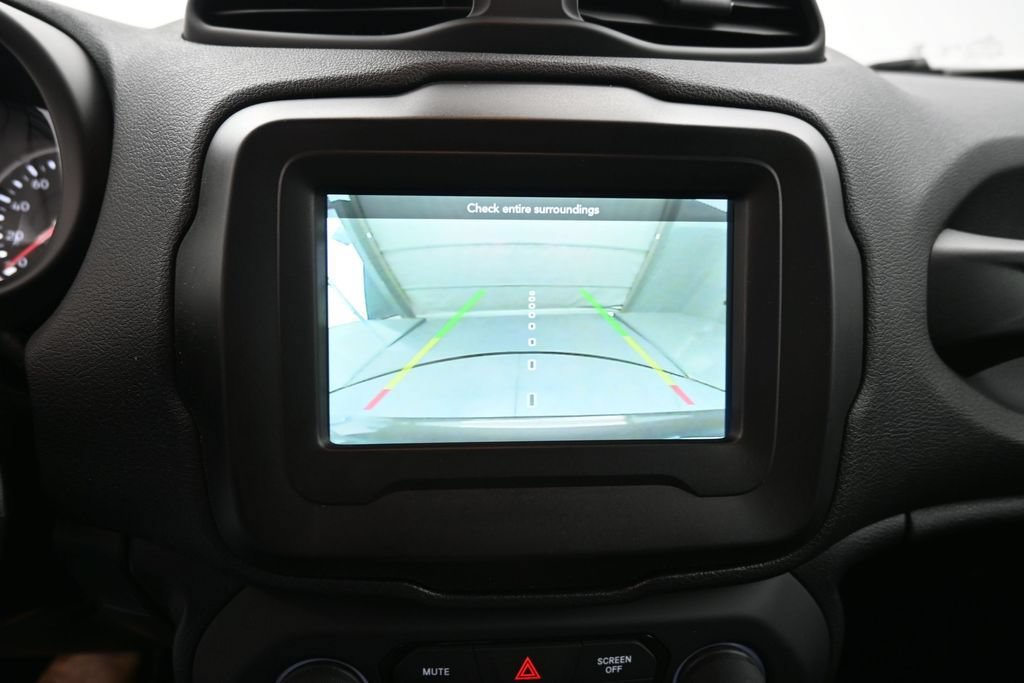 Used 2020 Jeep Renegade Latitude FWD image 13