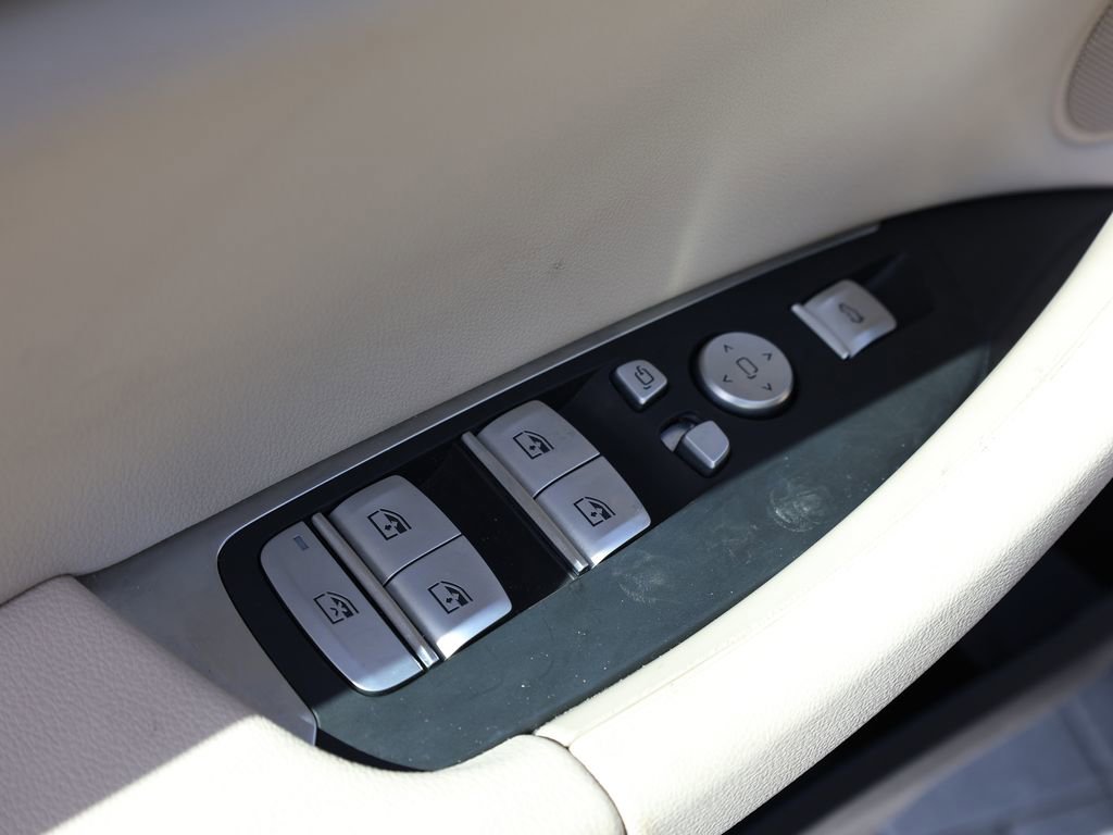 Used 2025 BMW X4 xDrive30i image 12