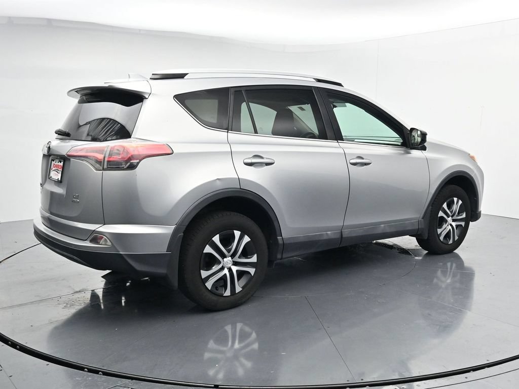 Used 2016 Toyota RAV4 LE AWD/4WD image 8