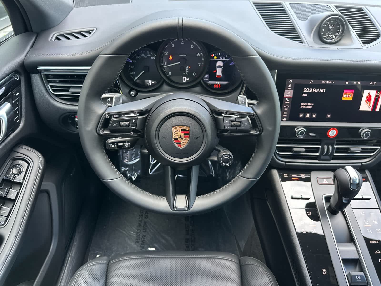 New 2026 Porsche Macan AWD/4WD image 15