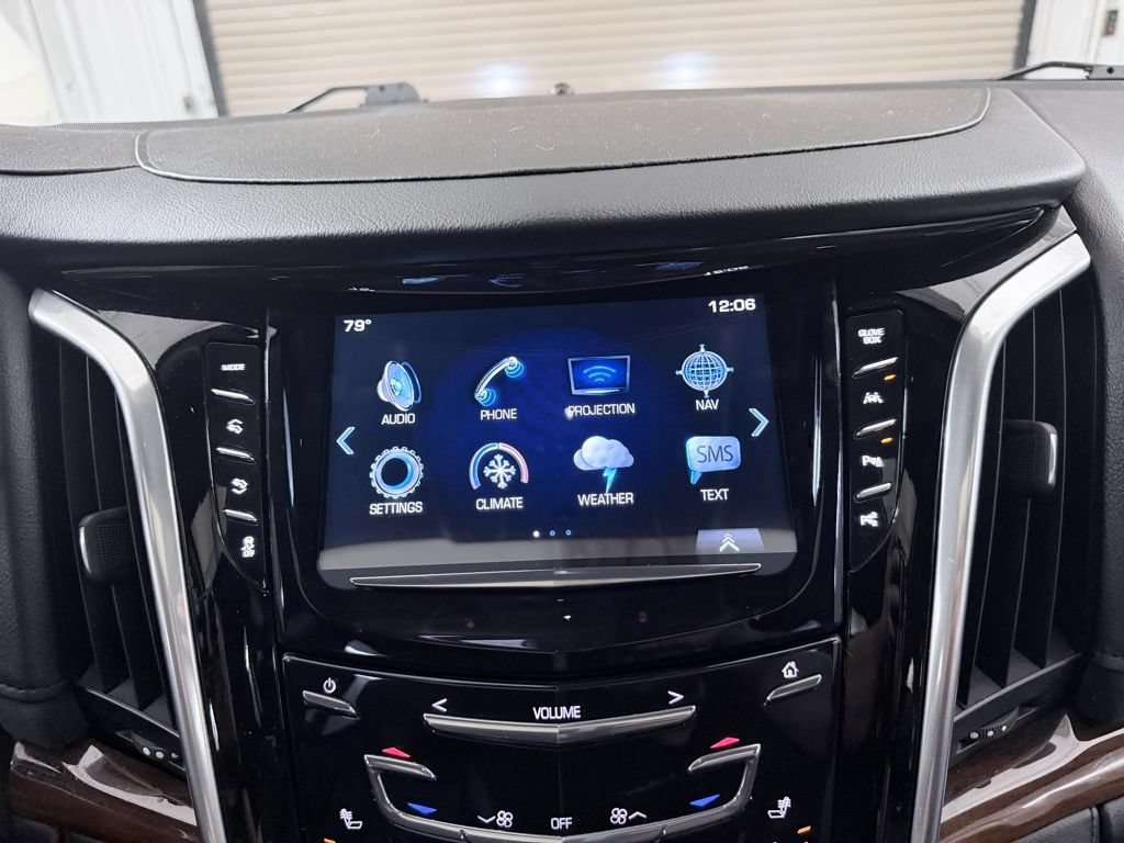 Used 2020 Cadillac Escalade Luxury w/ LPO, Radiant Package AWD/4WD image 20