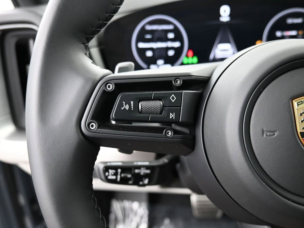 Used 2025 Porsche Cayenne S image 9