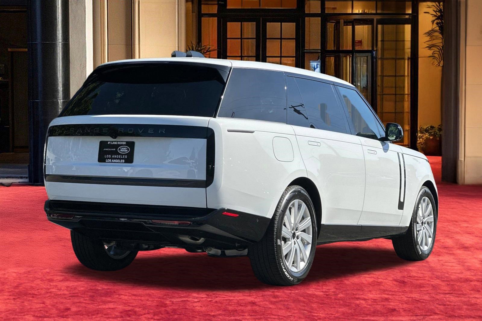New 2026 Land Rover Range Rover Long Wheelbase SE AWD/4WD image 8