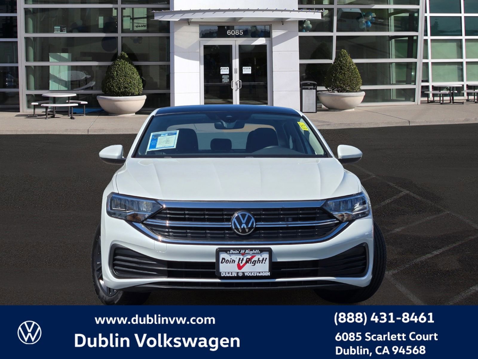 Certified 2024 Volkswagen Jetta SE w/ Panoramic Sunroof Package FWD image 2