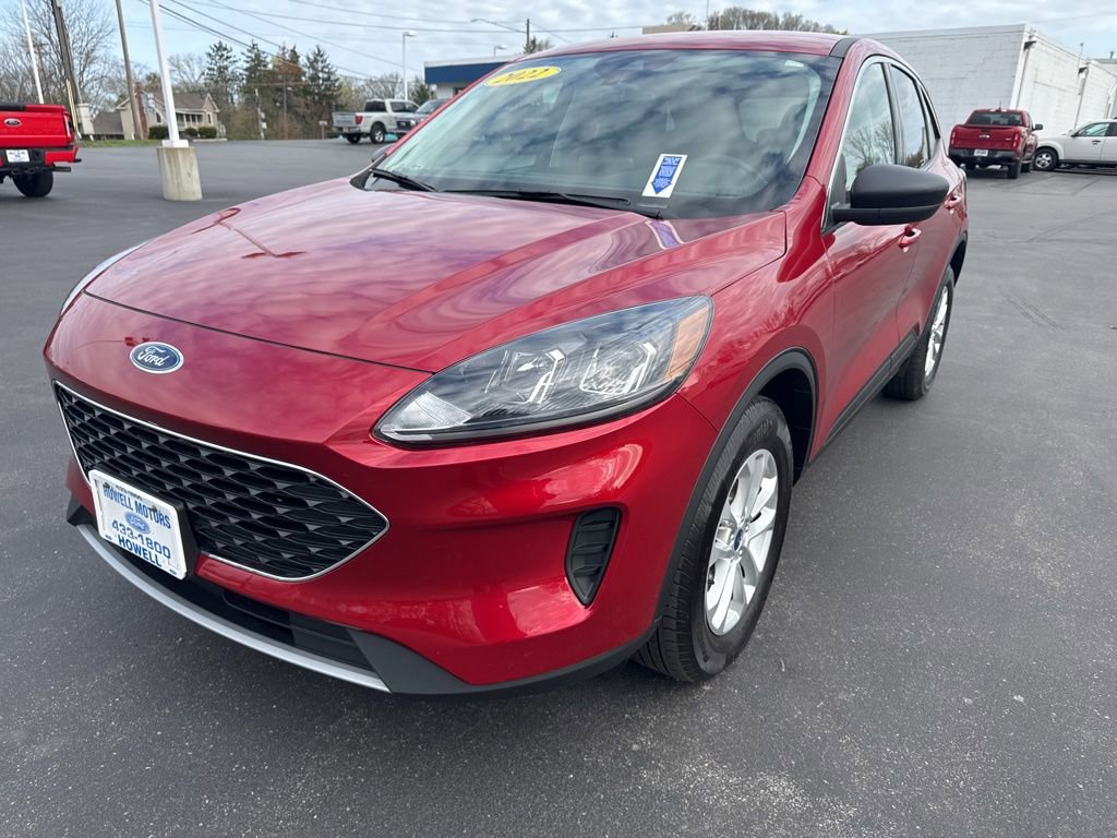 Used 2022 Ford Escape SE w/ Cold Weather Package AWD/4WD image 3