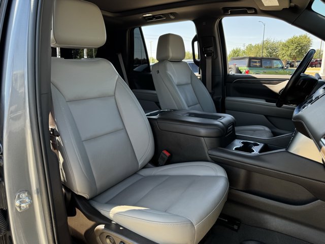 Used 2022 Chevrolet Tahoe Z71 w/ Luxury Package AWD/4WD image 33