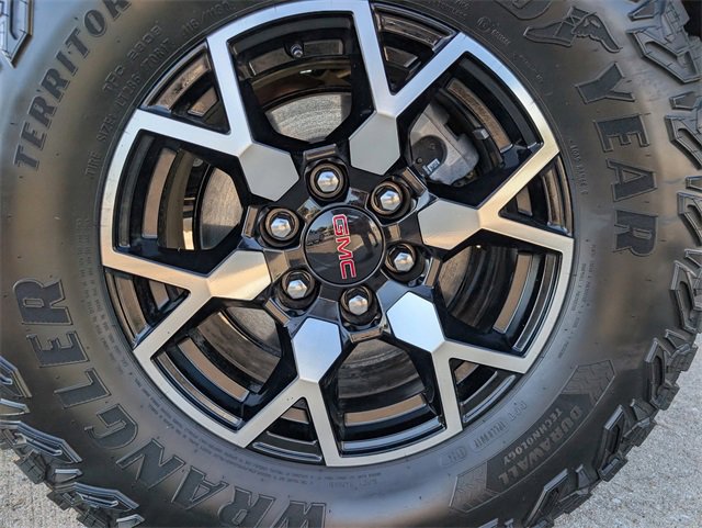 Certified 2024 GMC Canyon AT4X image 7