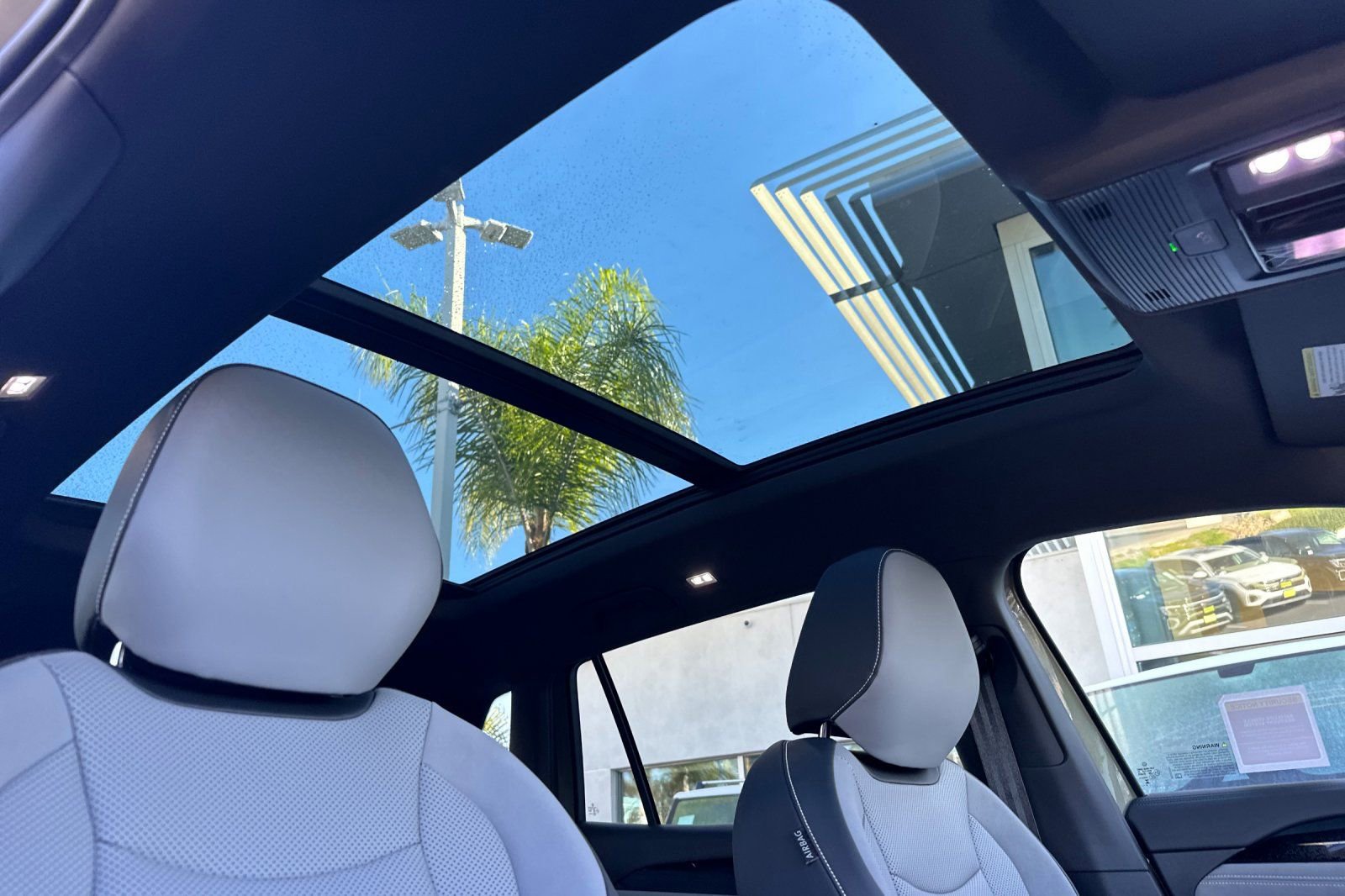 New 2026 Volkswagen Tiguan SE R-Line image 15