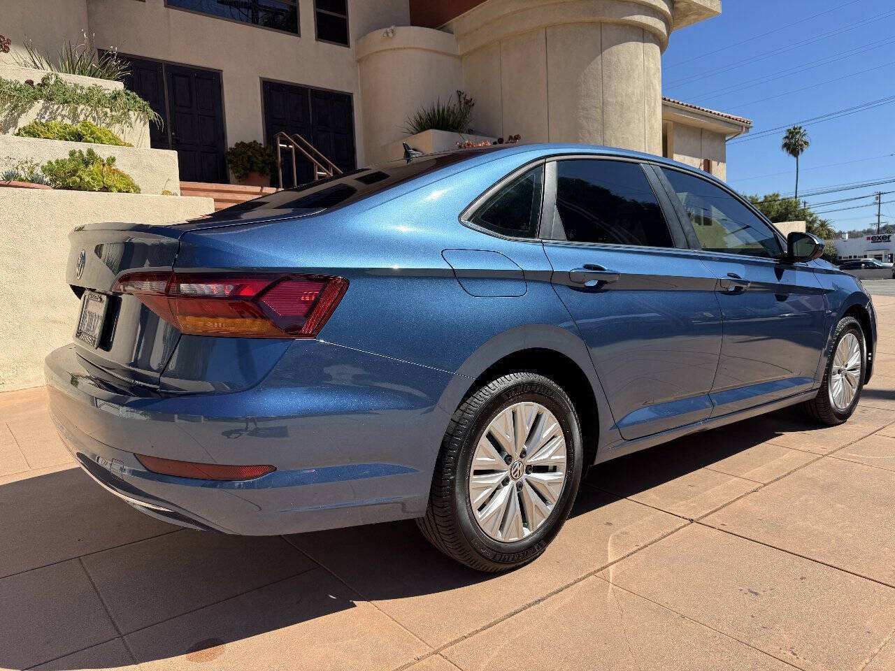 Used 2019 Volkswagen Jetta R-Line FWD image 6