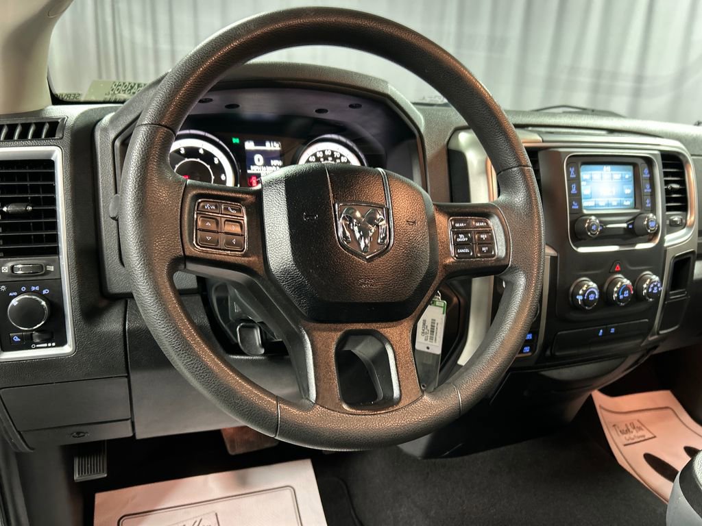 Used 2018 RAM 1500 Classic SLT image 14