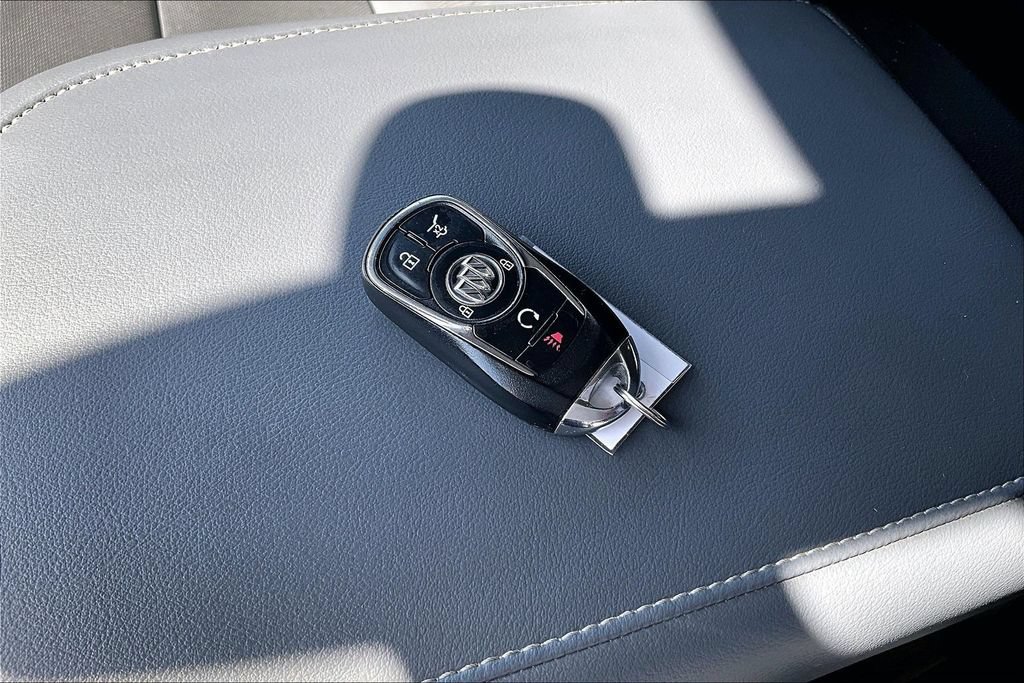 Used 2018 Buick Enclave Essence AWD/4WD image 33