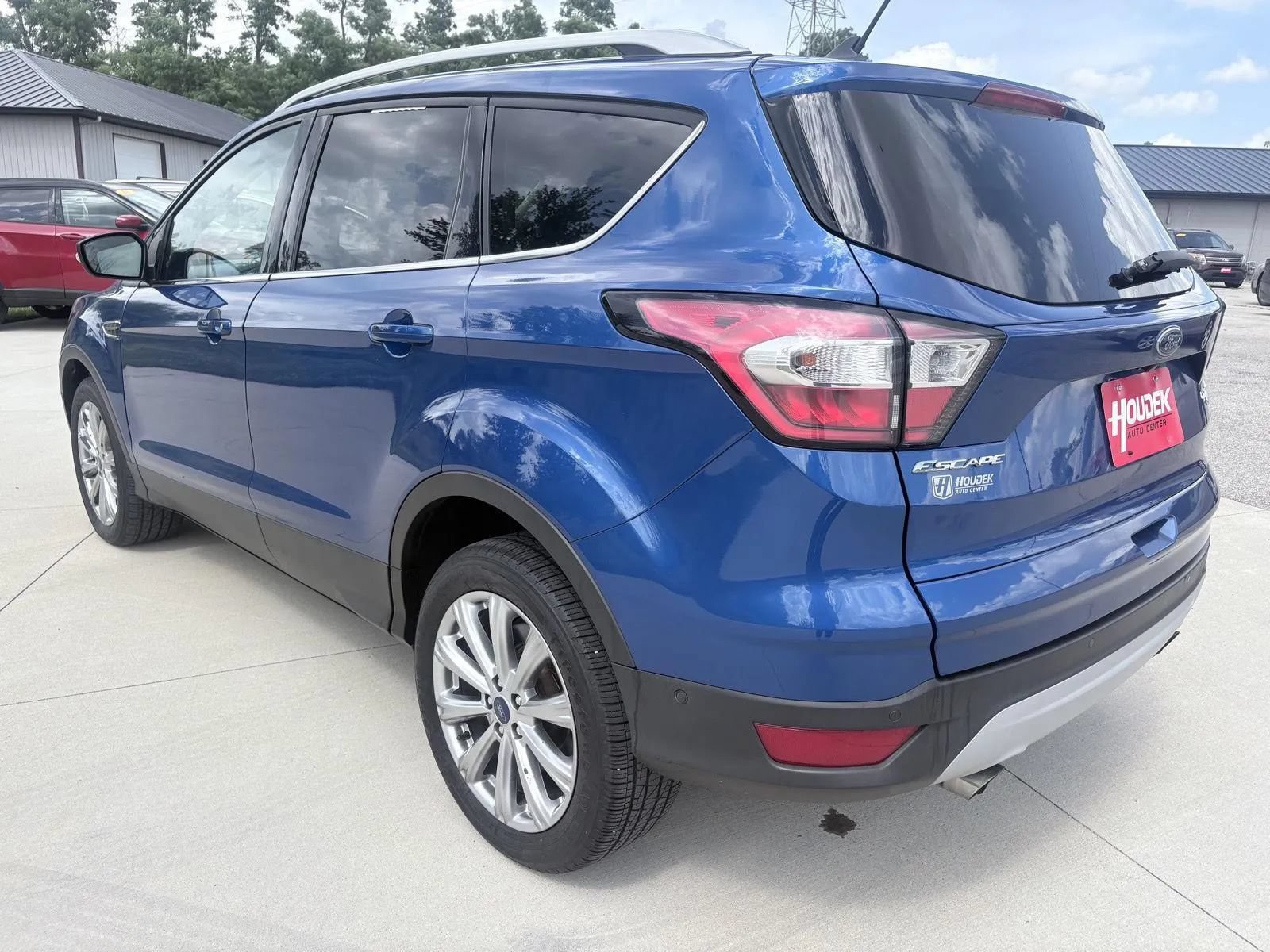 Used 2018 Ford Escape Titanium w/ Ford Safe & Smart Package AWD/4WD image 9