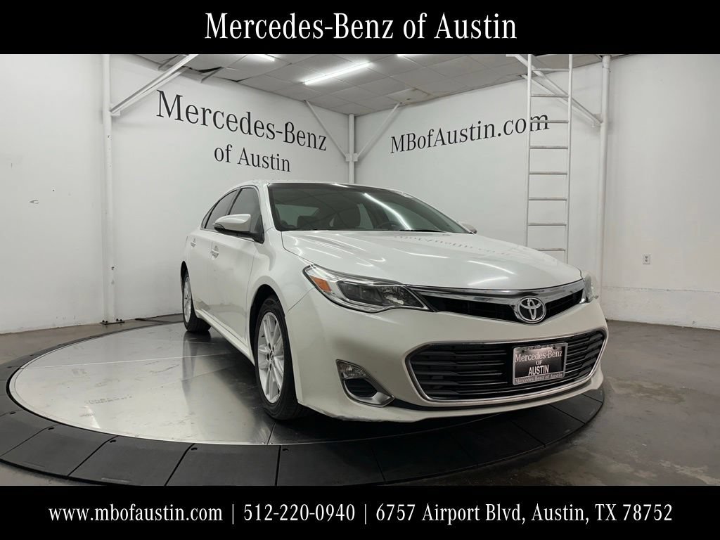 Used 2013 Toyota Avalon XLE FWD image 1