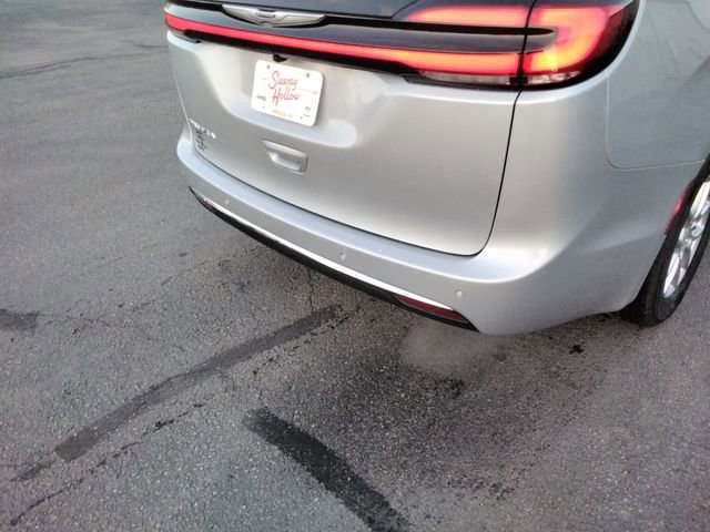 New 2026 Chrysler Pacifica Select FWD image 15