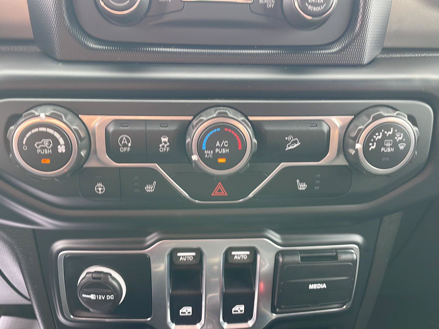 Used 2019 Jeep Wrangler Sport AWD/4WD image 22