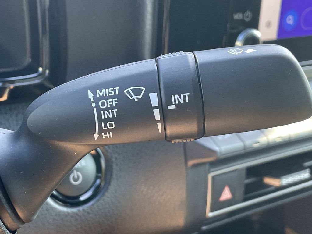 Used 2025 Toyota Camry SE FWD image 32