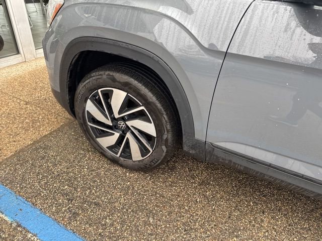 Used 2025 Volkswagen Atlas SE image 8