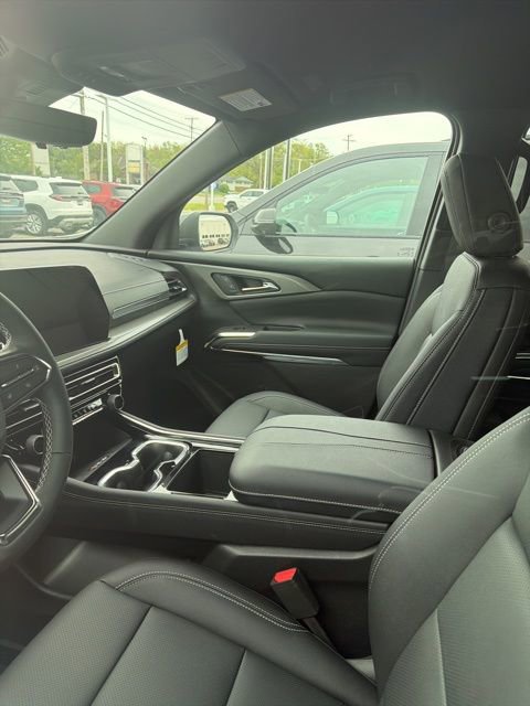 New 2026 Chevrolet Traverse LT w/ Driver Confidence Package FWD image 7