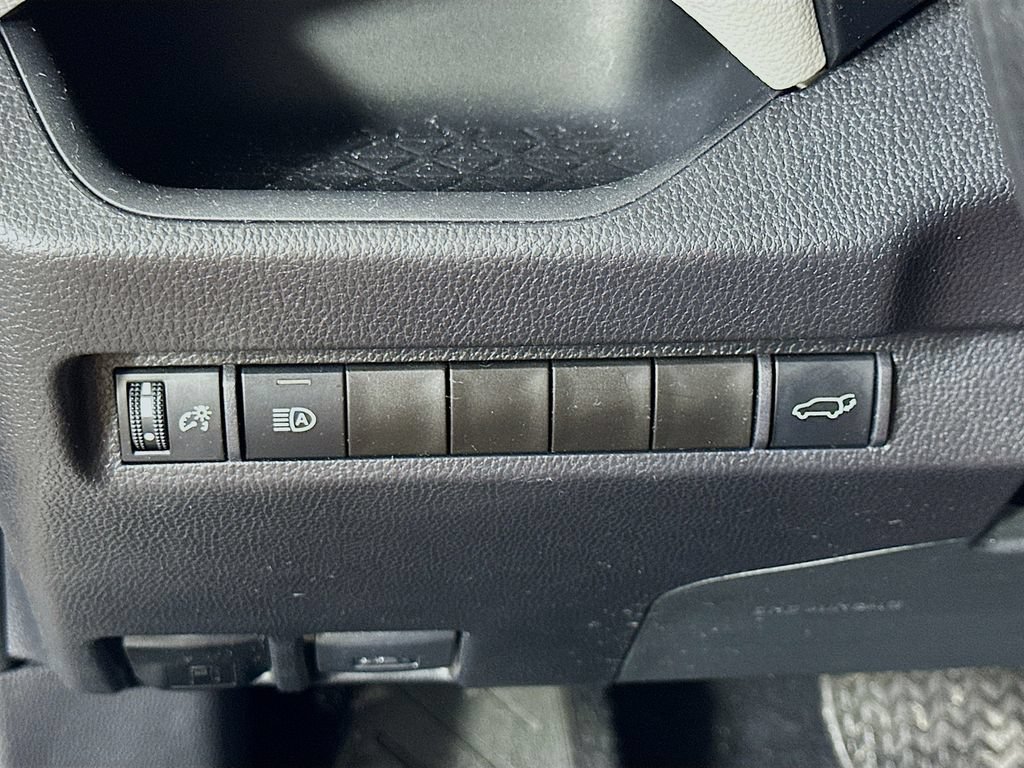 Used 2025 Toyota RAV4 XLE w/ Convenience Package FWD image 20