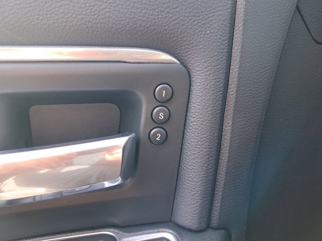 Used 2020 RAM 3500 Laramie image 32