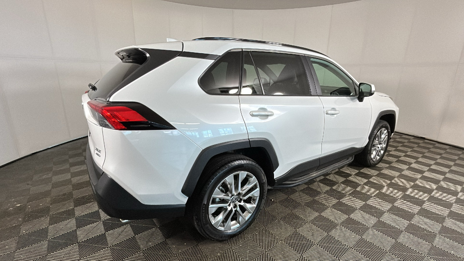 Used 2025 Toyota RAV4 XLE Premium w/ Weather Package AWD/4WD image 3