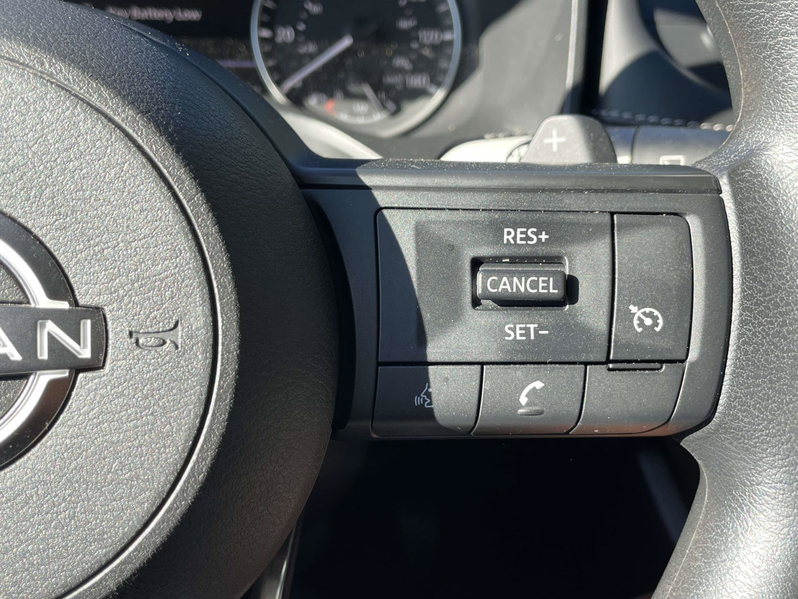 Used 2023 Nissan Rogue S AWD/4WD image 21