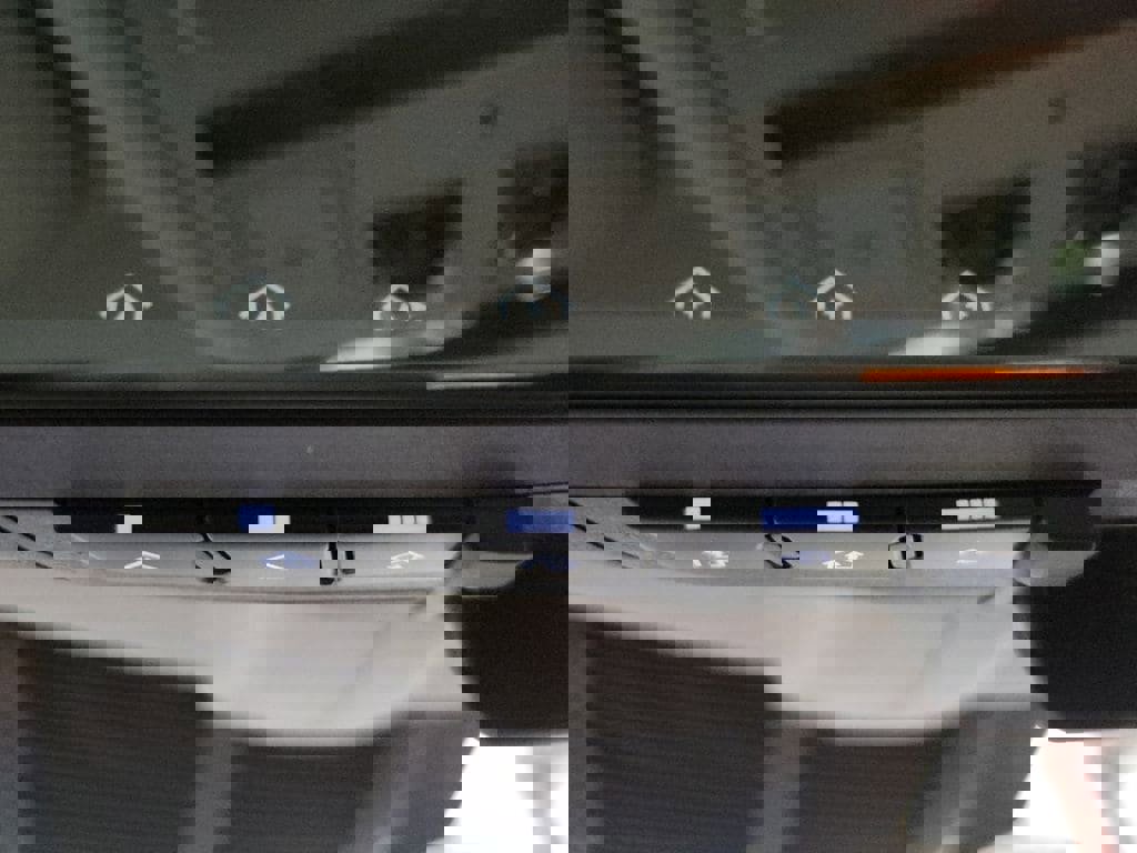 New 2026 Land Rover Defender 110 X-Dynamic SE image 34