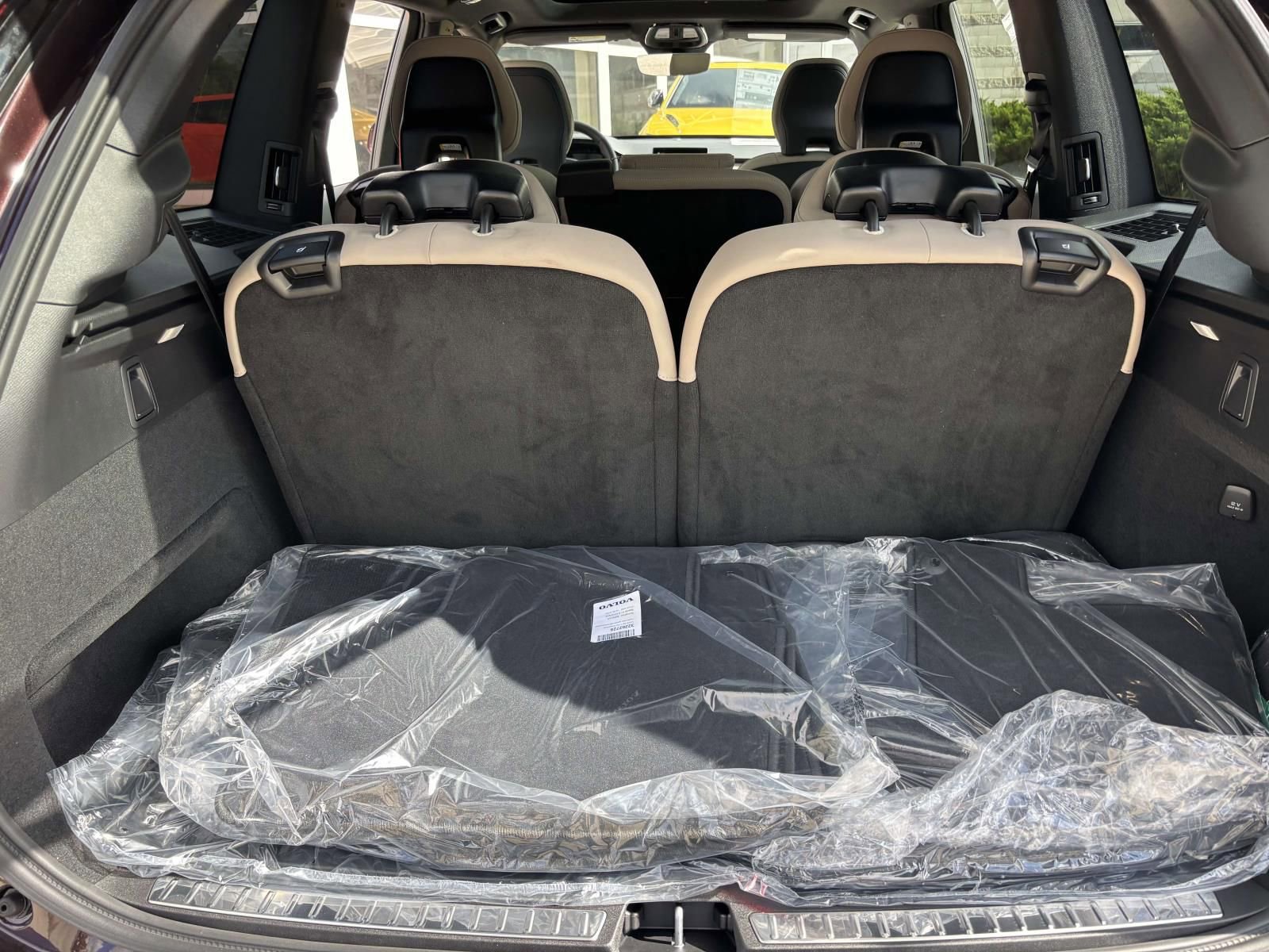 Used 2026 Volvo XC90 B5 Core w/ Protection Package Premier AWD/4WD image 9
