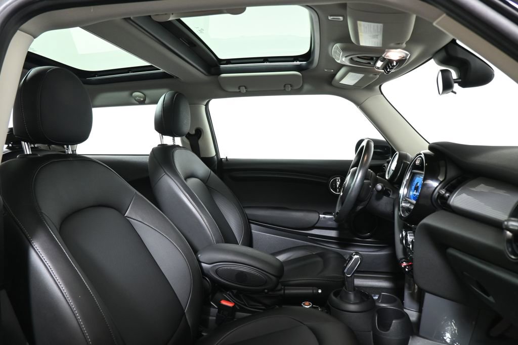 Used 2020 MINI Cooper 2-Door Hardtop image 26