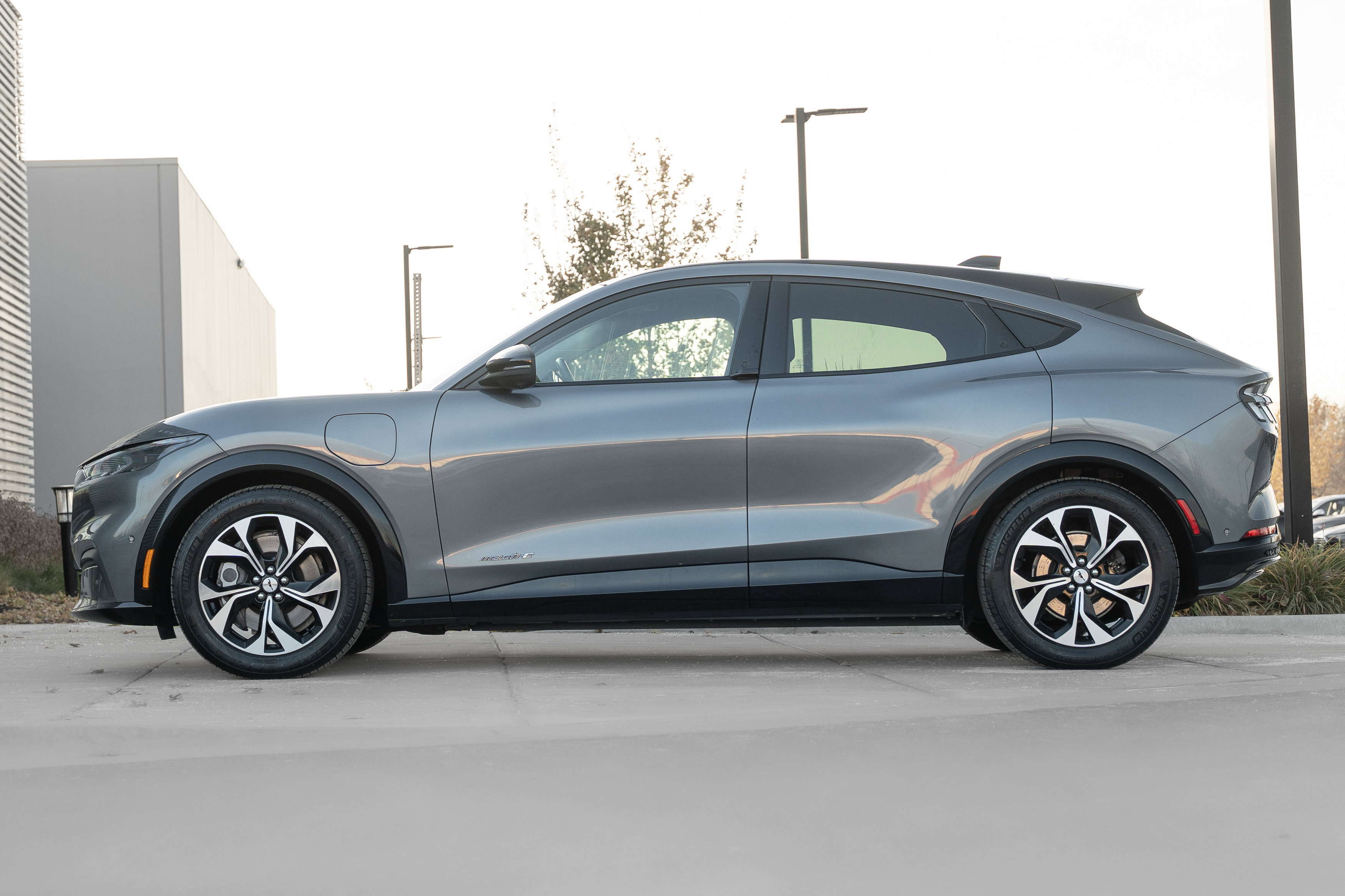 Used 2021 Ford Mustang Mach-E Premium image 7