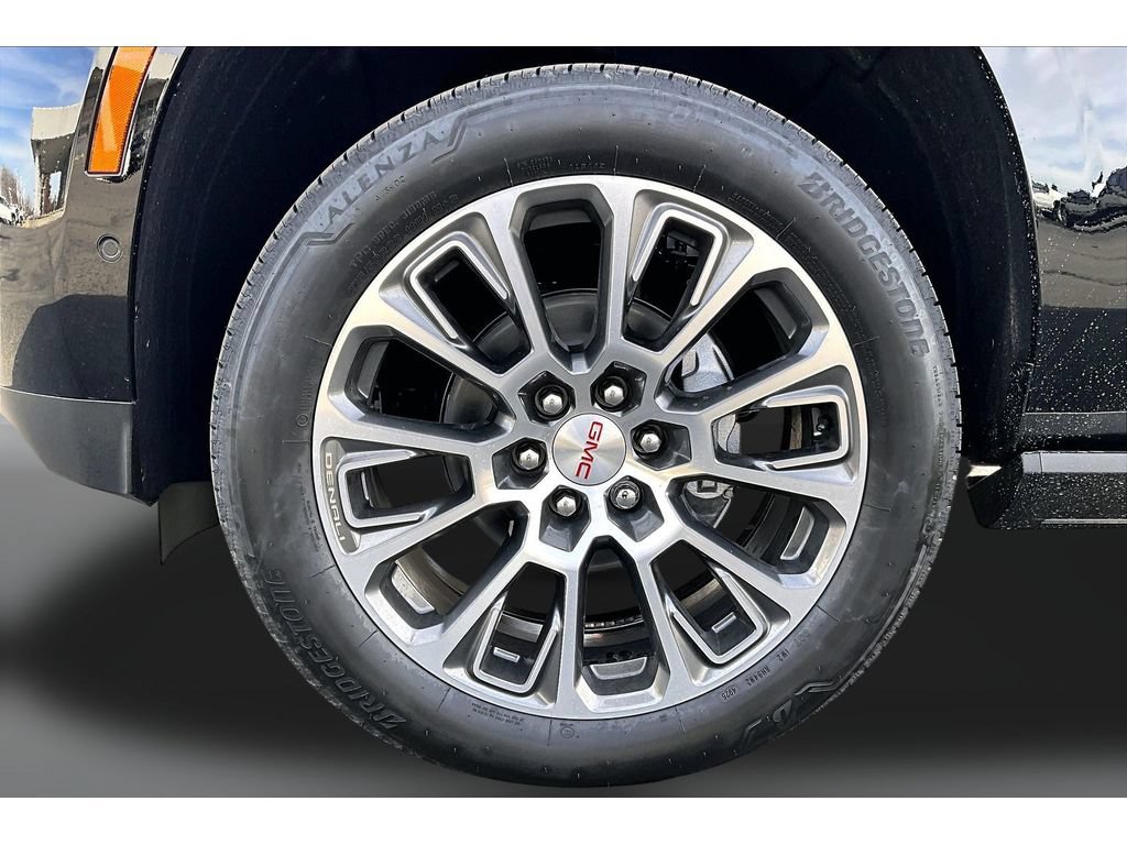 New 2026 GMC Yukon XL Denali w/ Denali Reserve Package AWD/4WD image 11