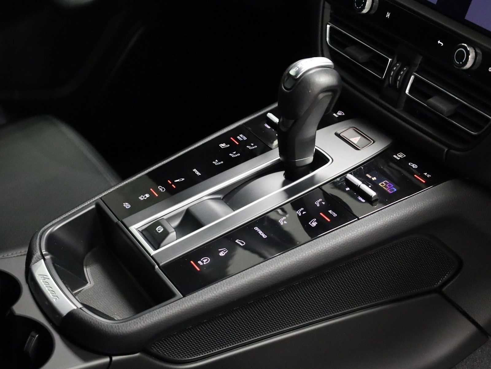 Certified 2023 Porsche Macan GTS AWD/4WD image 20