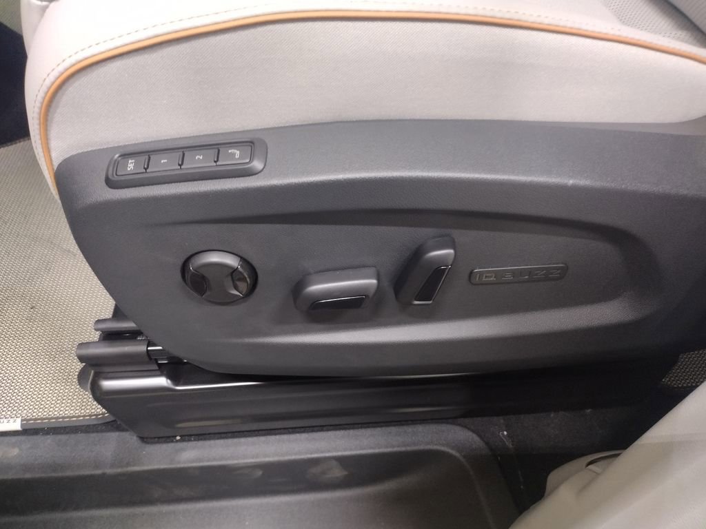 New 2025 Volkswagen ID. Buzz 1st Edition image 25