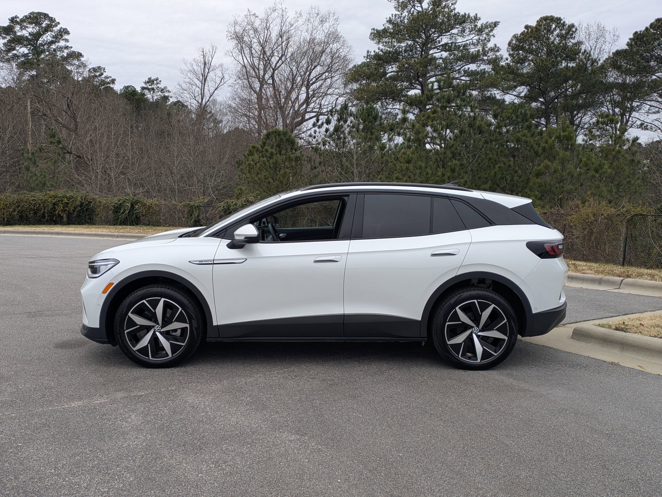 Used 2024 Volkswagen ID.4 Pro S image 8