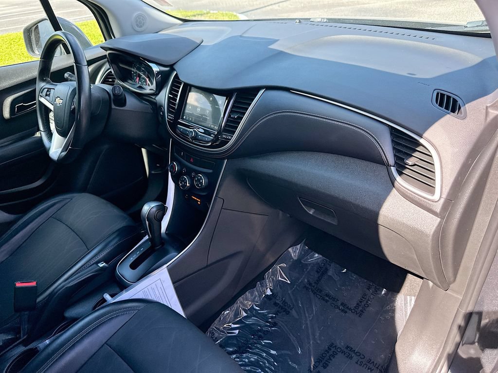 Used 2018 Chevrolet Trax LT w/ LT Convenience Package FWD image 26