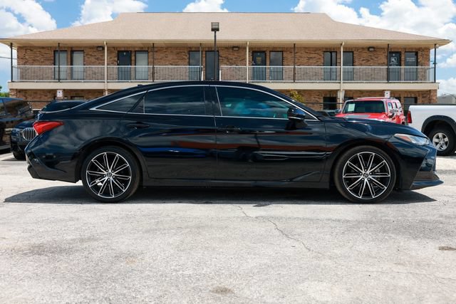 Used 2019 Toyota Avalon Touring FWD image 16