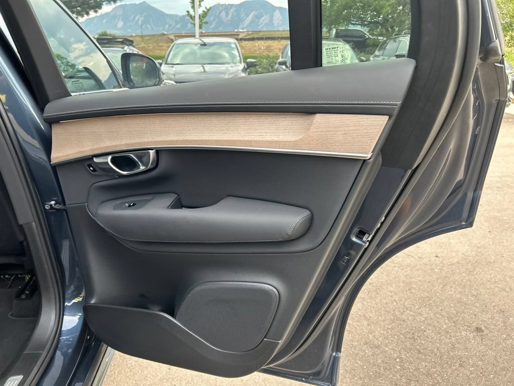 Used 2025 Volvo XC90 B6 Plus AWD/4WD image 14