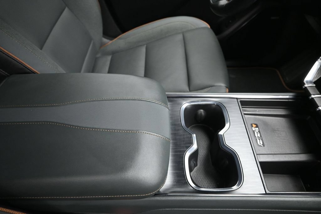 Used 2024 GMC Acadia AT4 w/ Luxury Package AWD/4WD image 27