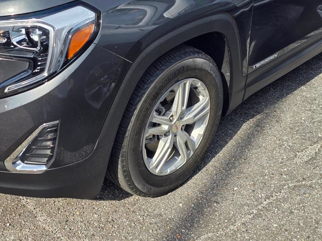 Used 2021 GMC Terrain SLE w/ Driver Convenience Package FWD image 17